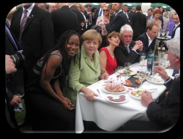 Michelle Nze et Angela Merkel en 2013